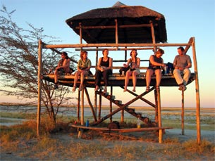 Reisegruppe mit Safaribus